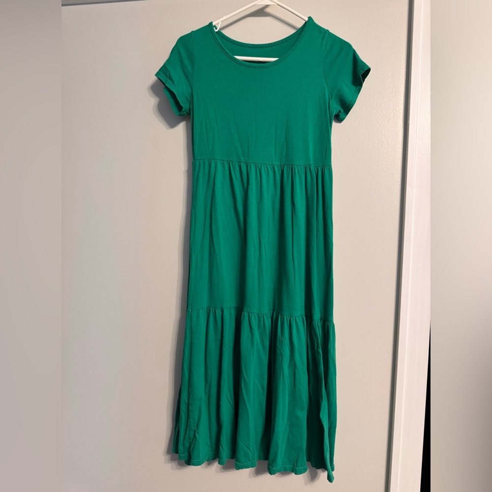 Woman’s Green Tiered Short-Sleeve Dress
